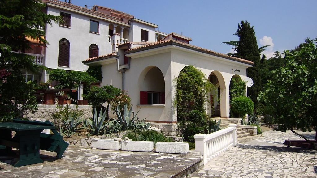 Vila Jadranka Apartments And Rooms Omišalj Zimmer foto